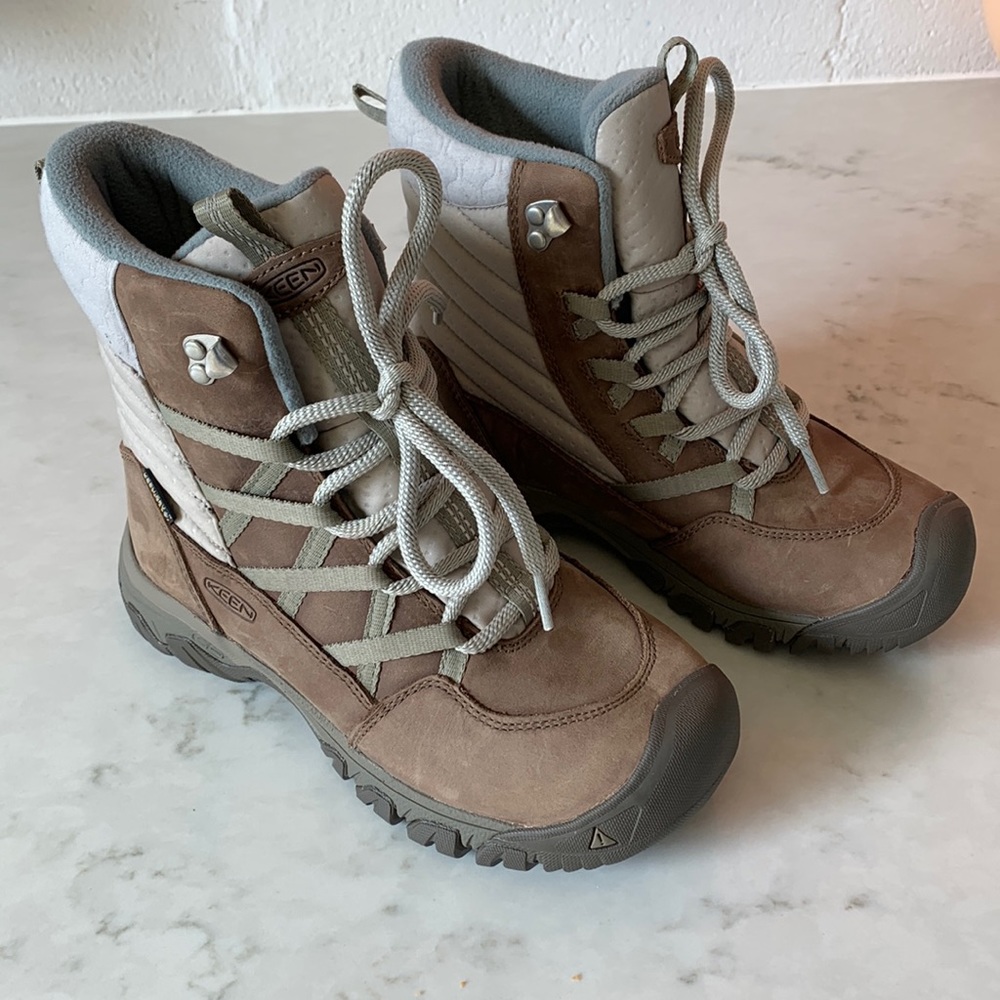 Keen women’s Hoodoo III lace up boot size 6
